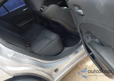 2015 Dodge Charger Sxt z USA, uszkodzony, nr VIN 2C3CDXHG3FH884004